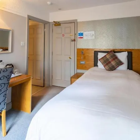 Oyo The Red Lion Hotel Luton  Extérieur photo