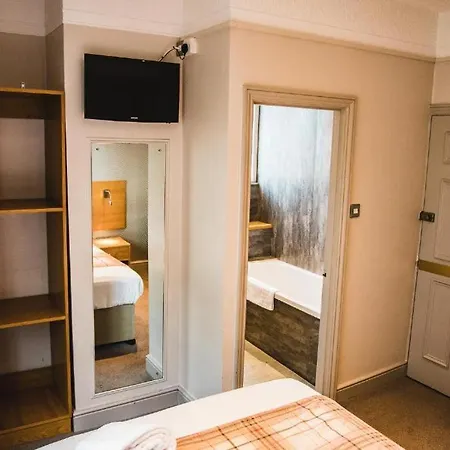 Oyo The Red Lion Hotel Luton  Extérieur photo